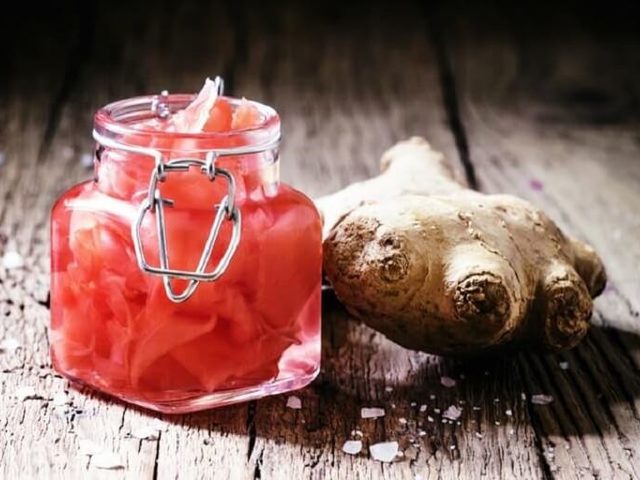 Как мариновать имбирь в домашних условиях: лучшие рецепты, советы. Как приготовить имбирь маринованный розовый, с красным вином, свеклой, по-корейски: рецепт. С чем едят маринованный имбирь, куда добавляют? Салаты, закуски и блюда с маринованным имбирем: рецепты