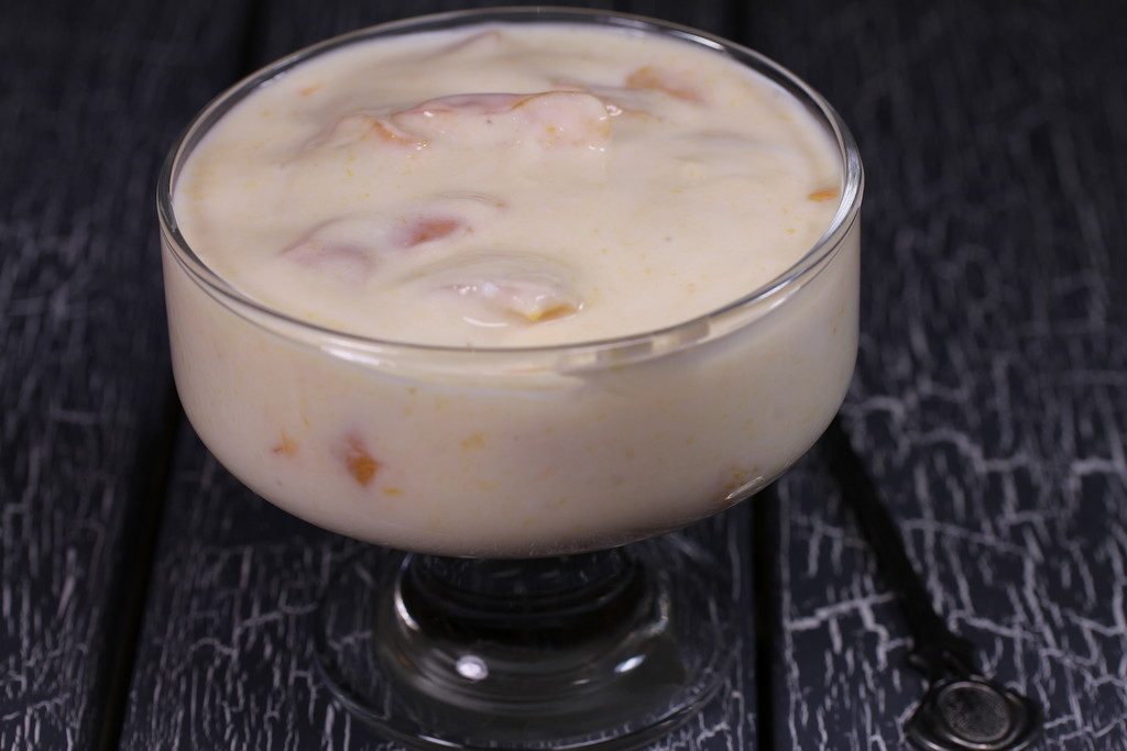 Может получиться вот такой йогурт с курагой