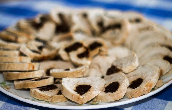 С начинкой черносливом