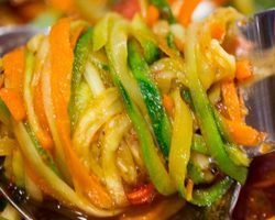 Заготовки — кабачки по-корейски на зиму: самые вкусные рецепты пальчики оближешь. Как приготовить кабачки на зиму по-корейски маринованные, с морковью, огурцами, помидорами, перцем, баклажанами, острые, жареные, без стерилизации, закуску, салат, лечо из кабачков: рецепт