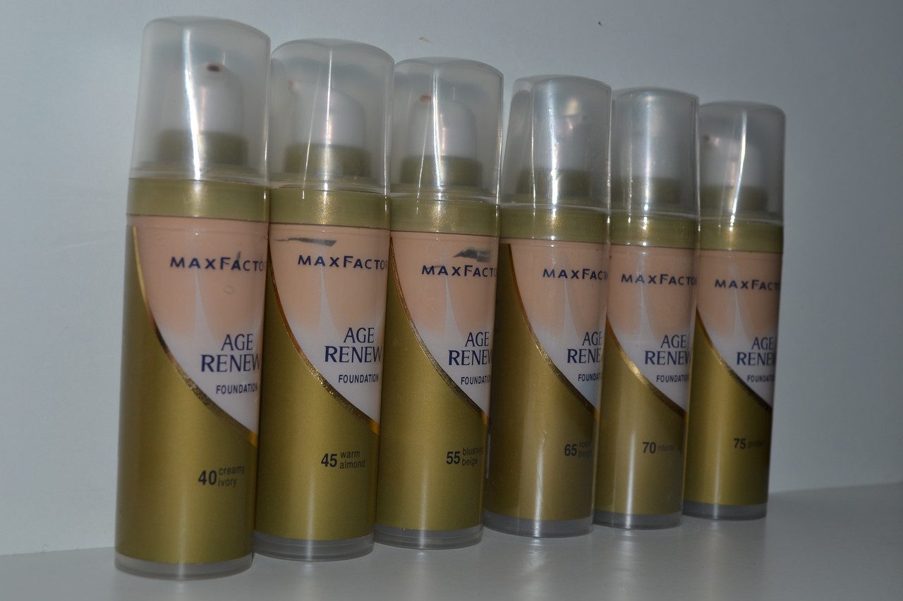Тональный крем от max factor помогает возрастной коже выглядеть моложе