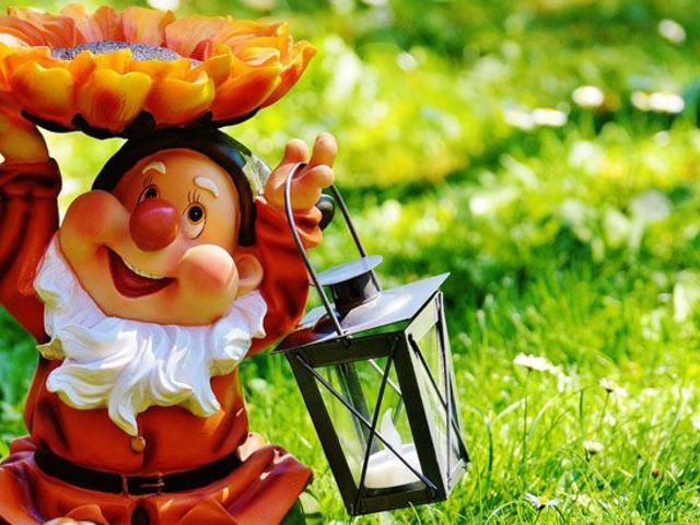 Поделки из гипса и цемента для дачи, сада и огорода, улицы своими руками, с детьми: идеи, инструкция по изготовлению, фото. Садовые поделки грибов, лебедей, вазы, совы, кашпо, фигурок из гипса и цемента и тряпок, пластиковых бутылок: идеи, хитрости работ, фото