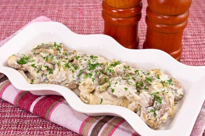 Грибочки в сметане