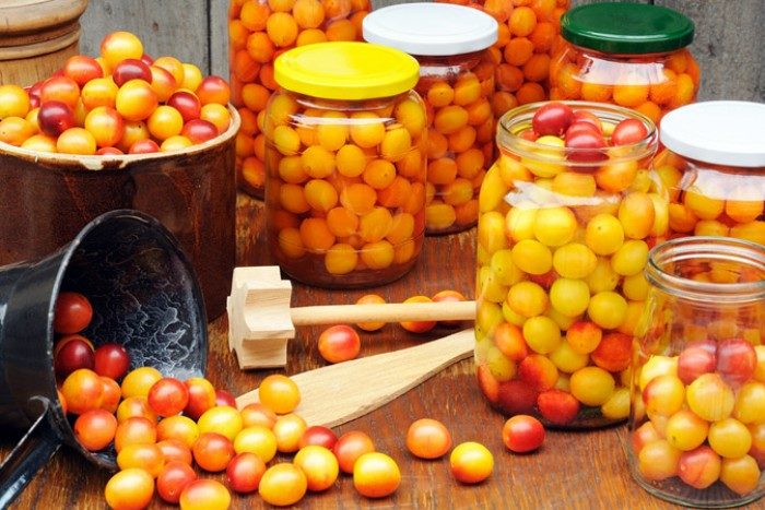 Компот из желтой сливы