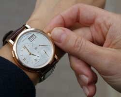 Сонник – видеть во сне часы: значение сна. К чему снятся часы наручные, настенные, золотые, мужские, женские, разбитые, сломанные, найти, принять в подарок, показывают время: толкование сна