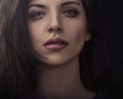Грустные и красивые статусы про боль в душе. Красивые крылатые выражения, фразы, цитаты про душевную боль: слова