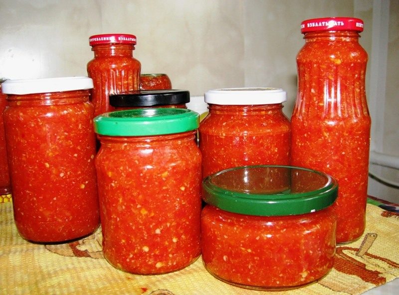 Острая аджика с болгарским перцем на зиму