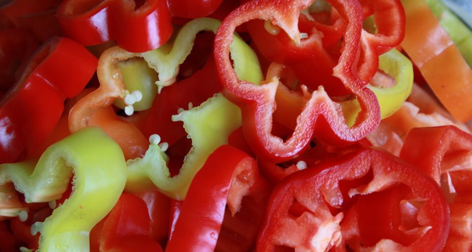 Перец болгарский нашинкованный кольцами