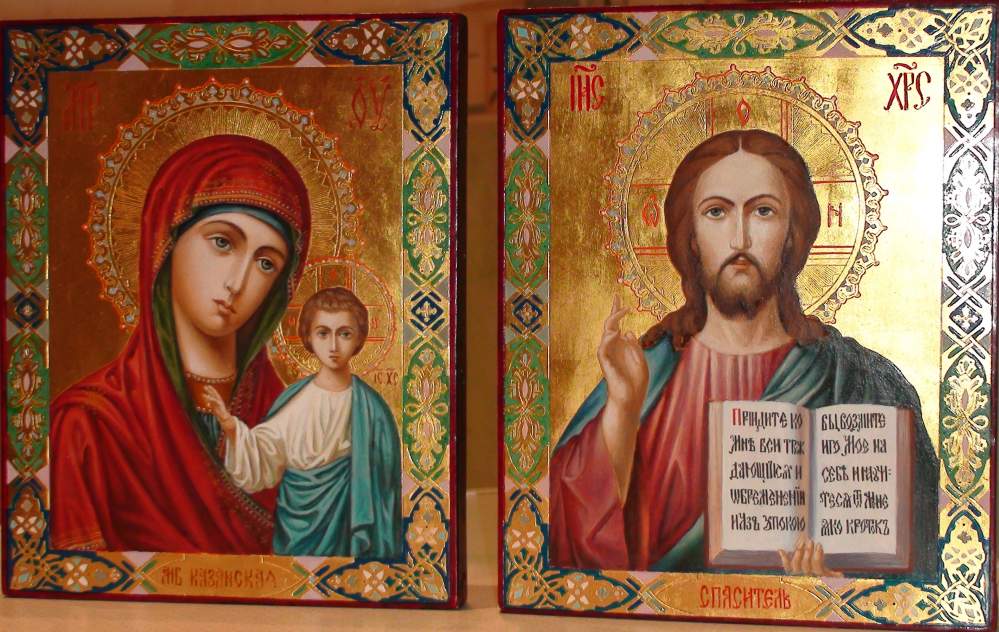Очень важны иконы