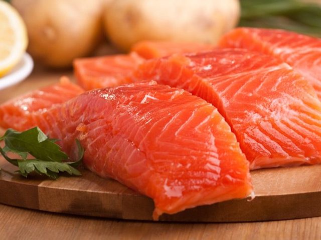 Как можно дома посолить рыбу кету вкусно: советы по выбору и засолке рыбы, рецепты сухой засолки кеты и в рассоле. Как засолить кету быстро, с горчицей, лимоном и тимьяном, водкой: рецепт