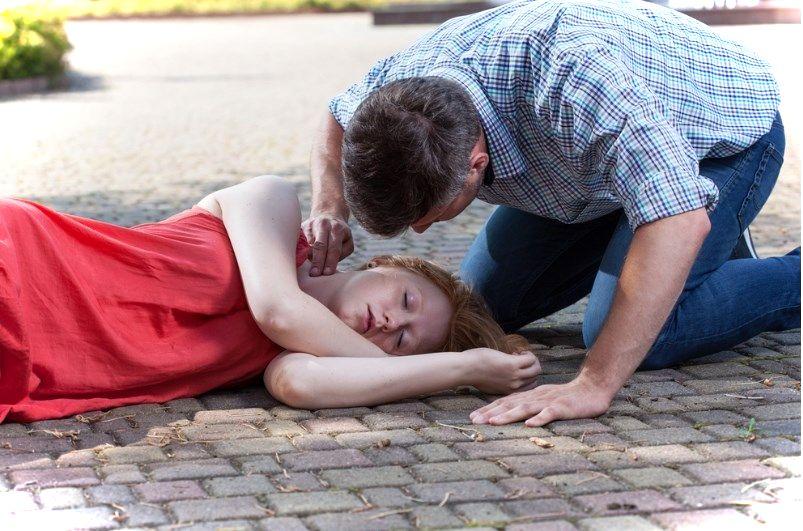 Оказываем помощь