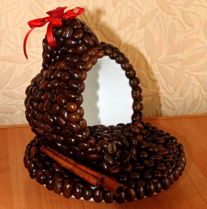 Поделка из кофейных зерен - чашка, блюдце