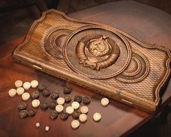 Как правильно играть в нарды: процесс игры в длинном типе и описание основных действий в коротких нардах — стратегия, приводящая к победе. Отличительные особенности между короткими и длинными нардами