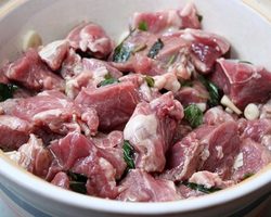 Маринад для шашлыка из баранины: с добавлением киви, аджики, кефира. Как правильно замариновать и приготовить шашлык из баранины, чтобы он был мягким?