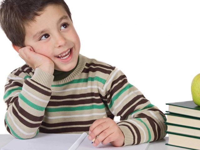 Развивающие игры для детей от 5 лет для развития внимания, памяти, логики, речи, слухового восприятия, умения воспринимать цвета. Игры на развитие математических навыков и творческого мышления. Игры для детей 5 лет для формирования положительной модели поведения. Активные игры для ребенка 5 лет