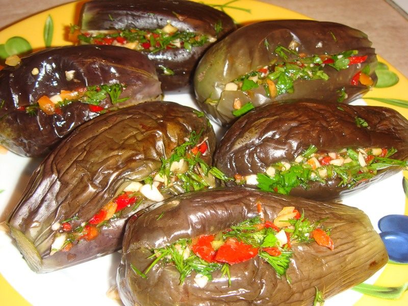 Синенькие и рецепты вкусных салатов из них
