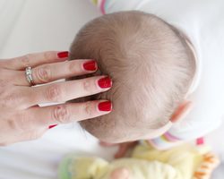 Стригущий лишай у ребенка на голове: симптомы, причины, способы лечения