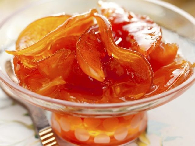 8 самых вкусных рецептов варенья из айвы: в классической вариации, с лимоном, корицей, апельсином, тыквой, орехами, яблоками, в виде джема. Как приготовить вкусное айвовое варенье: советы