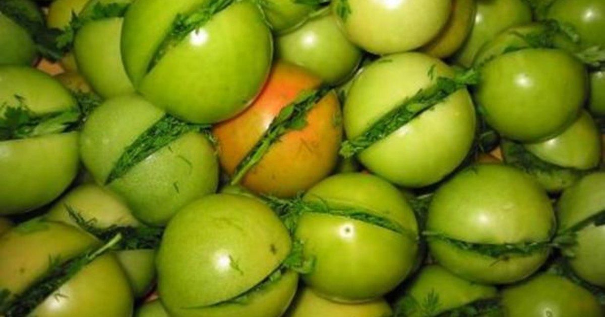 Недозрелые помидоры можно очень вкусно приготовить!