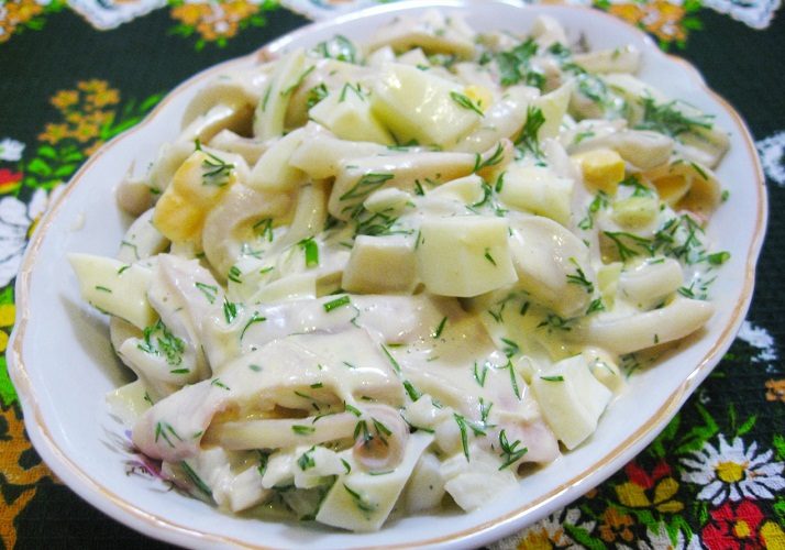 Кальмары и курица идеально сочетаются между собой