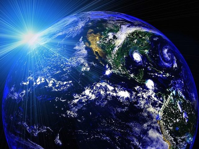 Сколько лет планете Земля по исследованиям магнитного поля, ее почвы, радиоактивному распаду, определению количества гелия, метеоритной пыли, за кометами, Луной, Библейским датированием? Какой же возраст нашей планеты: заключение