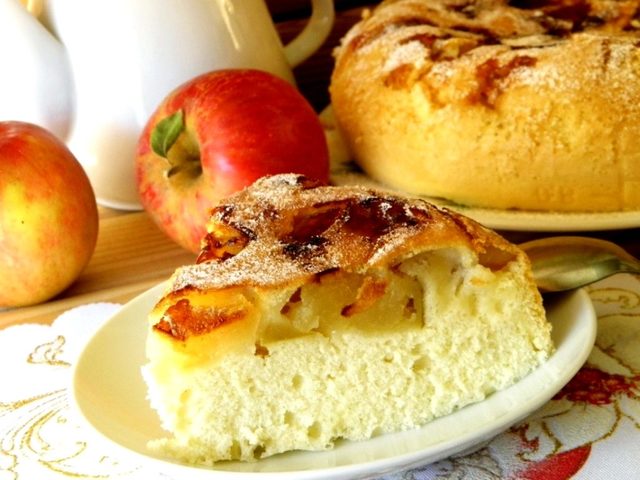 Самая вкусная шарлотка с яблоками по-французски, по-немецки, по-русски: рецепты, советы, секреты приготовления шарлотки