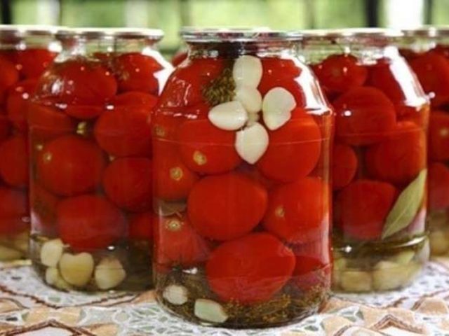 Маринованные сладкие помидоры на зиму: 3 лучших рецепта — с чесноком, классический рецепт, сладкие помидоры черри