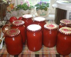 Как быстро и вкусно приготовить вкусный домашний томат из помидоров на зиму: самый простой и быстрый рецепт