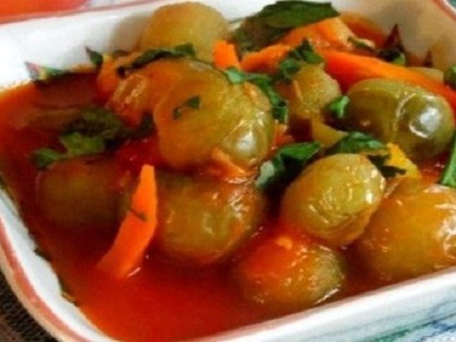 Как вкусно приготовить зеленые помидоры в томатном соке на зиму: рецепт