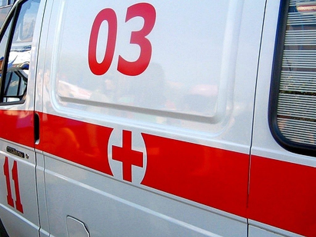 Тот, кто приехал во сне в больницу на "скорой", наяву испытывает сильное давление.