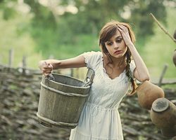 Народные приметы, связанные с пустым, полным, сломанным, мусорным ведром в руках мужчины, женщины, ведро, которое стоит в коридоре, прихожей, с питьевой водой — описание и разъяснение примет