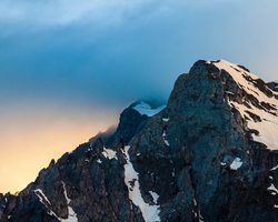 Сонник – видеть во сне горы. К чему снится подниматься, спускаться, ехать, падать, катиться с горы высокой, красивой, из песка, большой, снежной, женщине: толкование сна