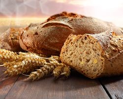 Сонник – видеть во сне хлеб: значение сна. К чему снится покупать, печь, кушать, просить, резать, раздавить, раскрошить, держать в руках хлеб мужчине, парню, женщине, девушке, беременной: толкование сна