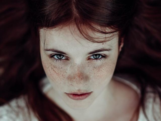 Как убрать загар с лица народными методами? Как снять загар с лица у косметолога? Скрабы и маски для снятия загара с лица