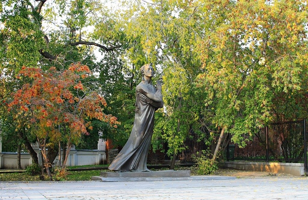 Литературный квартал - то место в городе, куда тоже стоит пойти