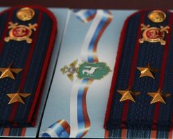 Звания в полиции по звездам: у рядового, младшего, среднего, высшего полицейского состава