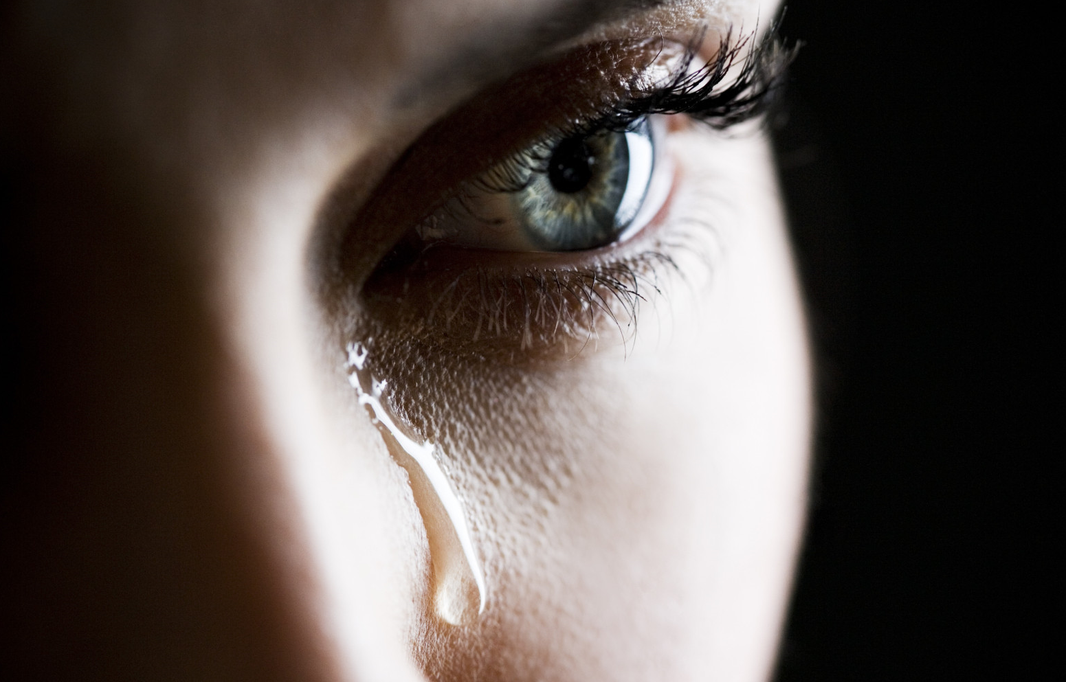 В четверг слезы