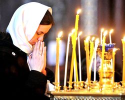 Православная молитва в День рождения, которая читается один раз в год: текст, слова — к какому святому обращаться?