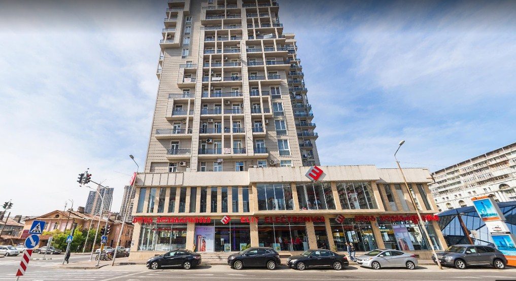Здание отеля "5 rooms" в батуми