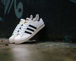 Как отличить оригинальные кроссовки Adidas Superstar от подделки?
