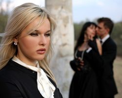 Как вернуть мужа в семью от любовницы: советы психолога. Как вернуть мужа, если сама виновата? Причины ухода мужа к любовнице. Что делать, чтобы вернуть мужа? Как вернуть мужа от любовницы приворотом?