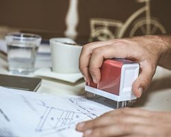 Нужна ли печать ИП и почему? Надо ли регистрировать печать ИП?