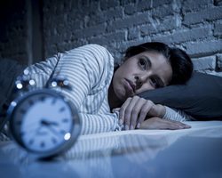 Почему снится один и тот же человек — возможные причины
