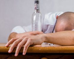Почему муж не хочет работать, не ищет работу? Муж не хочет работать: советы психолога. Как заставить, мотивировать мужа работать?