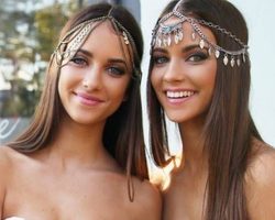 Самые красивые девушки близнецы, тройняшки и четверняшки: топ-16