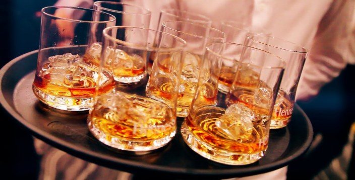 Hennessy - «коньяк» из самогона на дубовой щепе