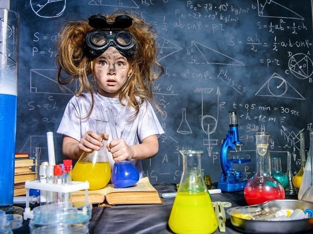 Научные эксперименты для детей в домашних условиях: 15 поразительных и развивающих опытов с описанием и объяснением, идеи