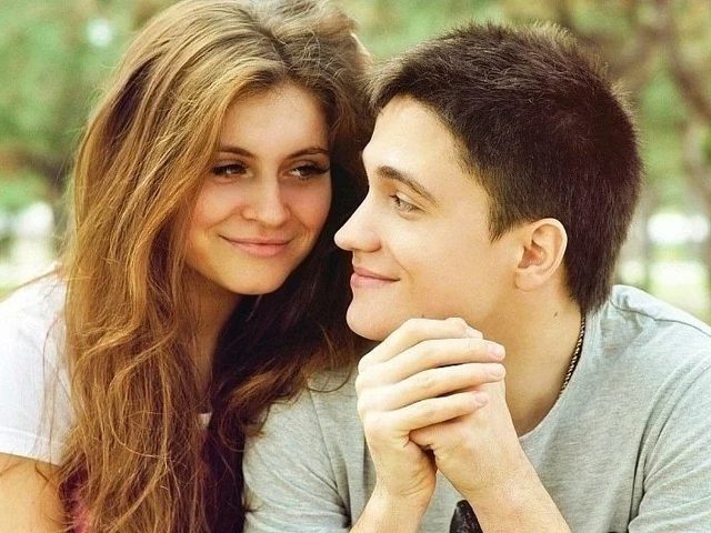Самые нежные признания мужчине в любви своими словами до слез. Какими должны быть признания в любви, когда уместны? Слова любимому мужчине — как лучше преподнести своими словами, чтобы растрогать его до слез?