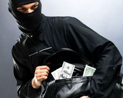 Сонник — к чему снится украли сумку во сне на улице, в поезде, машине, из дома, с деньгами, документами, дорогую, яркую, рваную, старую, новую, маленькую, дорожную, спортивную, женскую, темную, белую, яркую, из кожи, соломы, ткани: значение, толкование сна