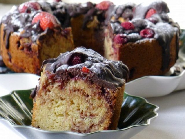 Кекс к чаю быстро на скорую руку за 15 минут: 2 вкусных рецепта, фото